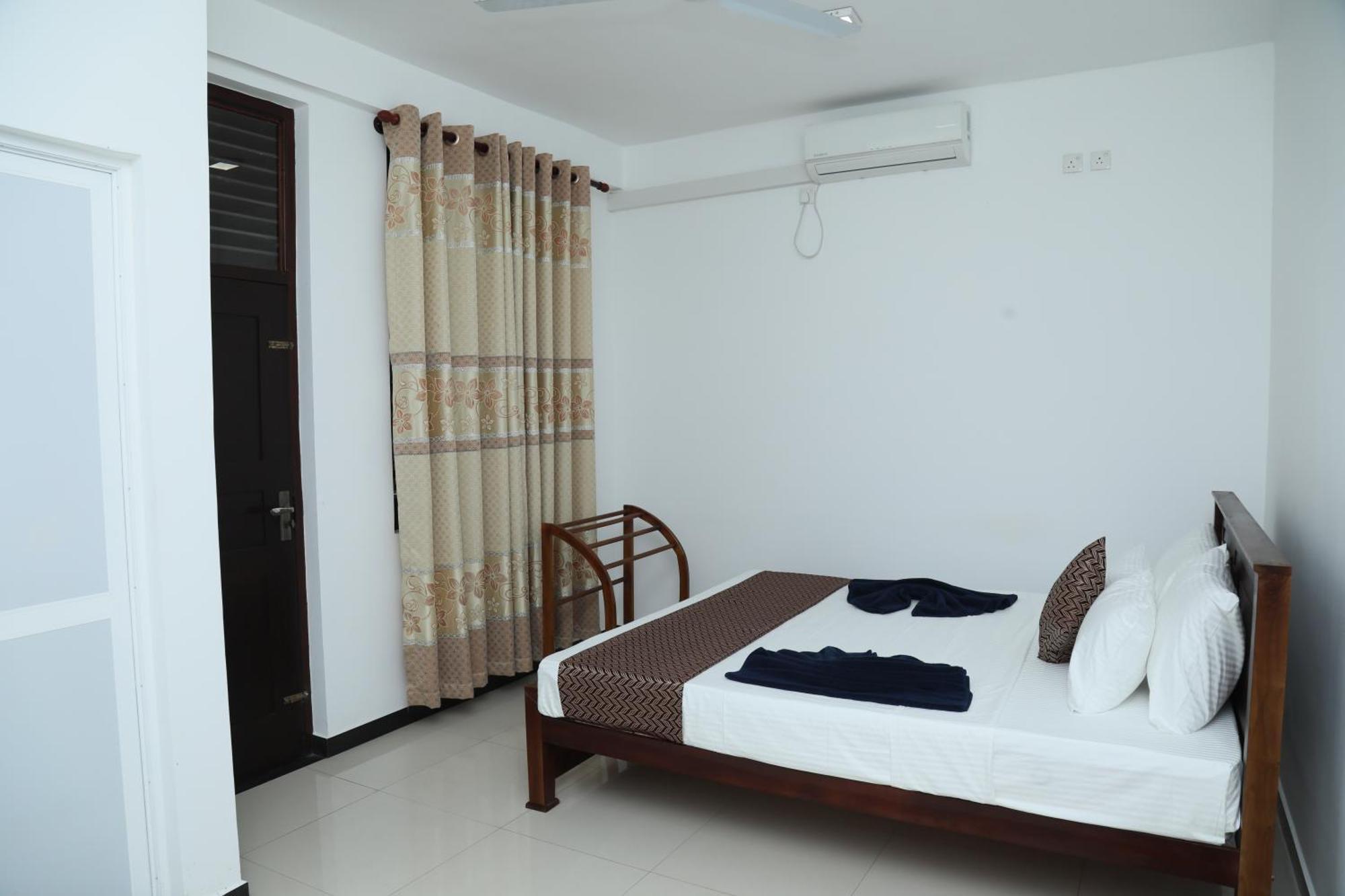 Crystal Wave Holiday Resort Polhena 马特勒 外观 照片