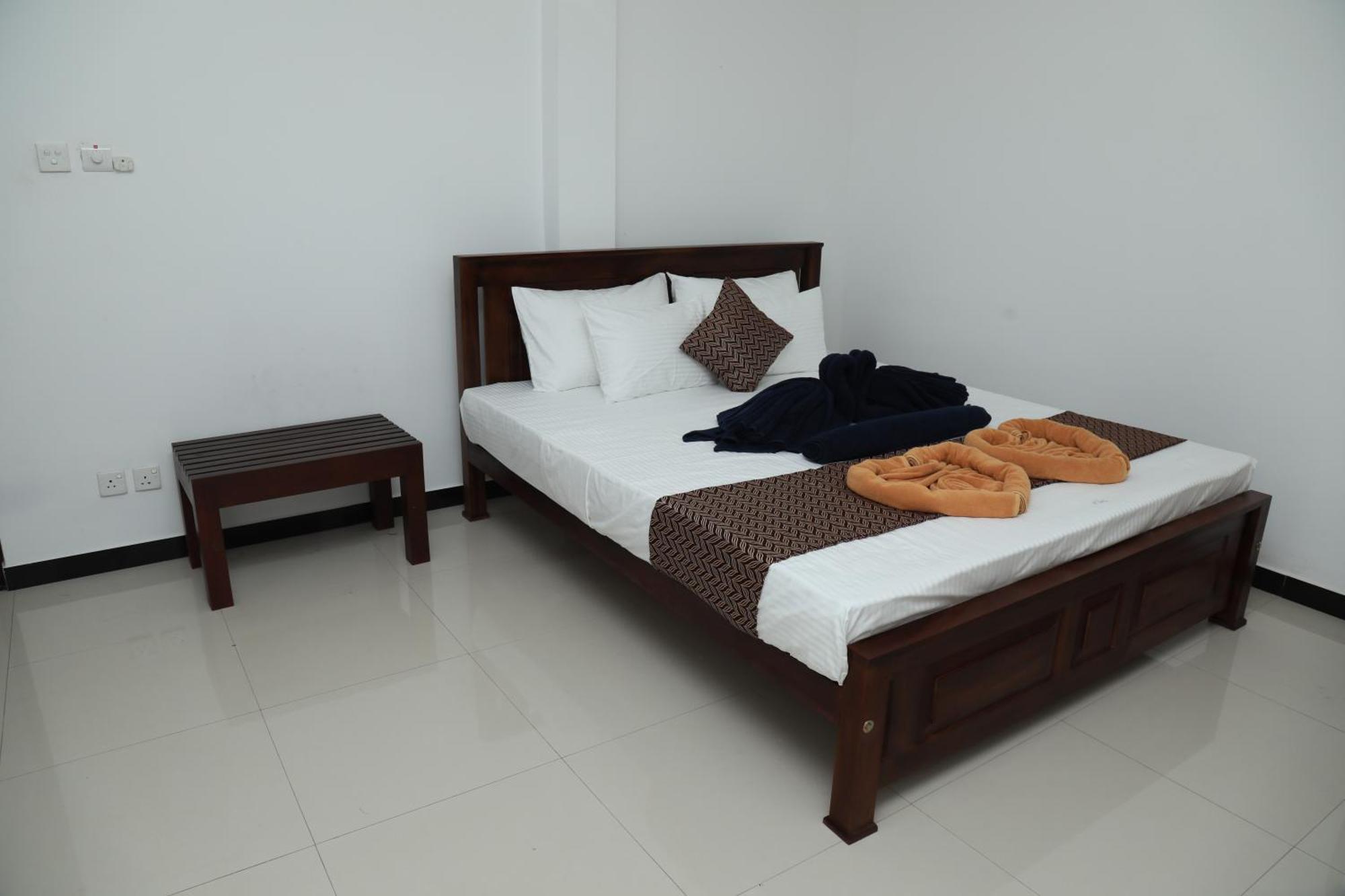 Crystal Wave Holiday Resort Polhena 马特勒 外观 照片