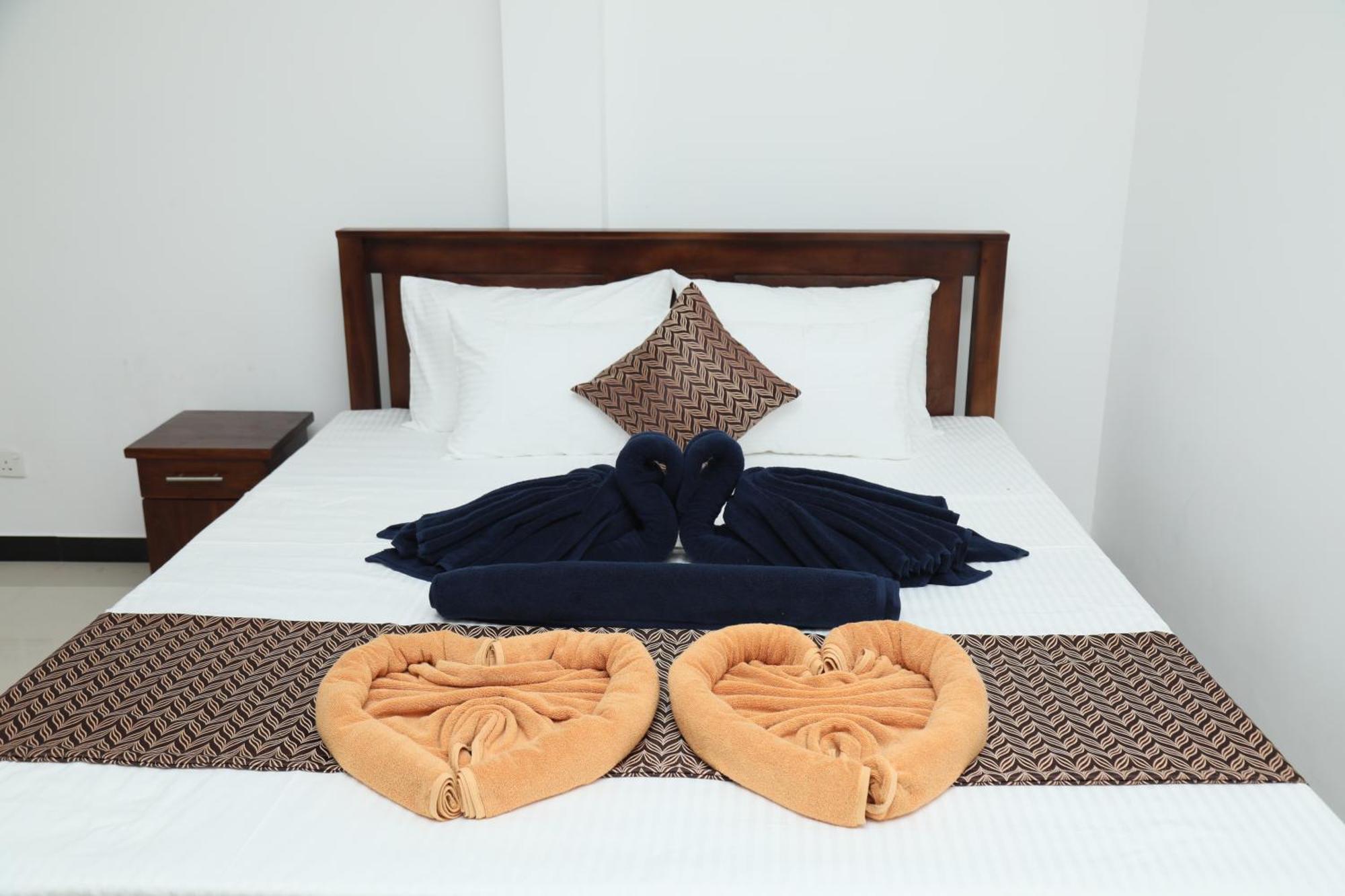 Crystal Wave Holiday Resort Polhena 马特勒 外观 照片