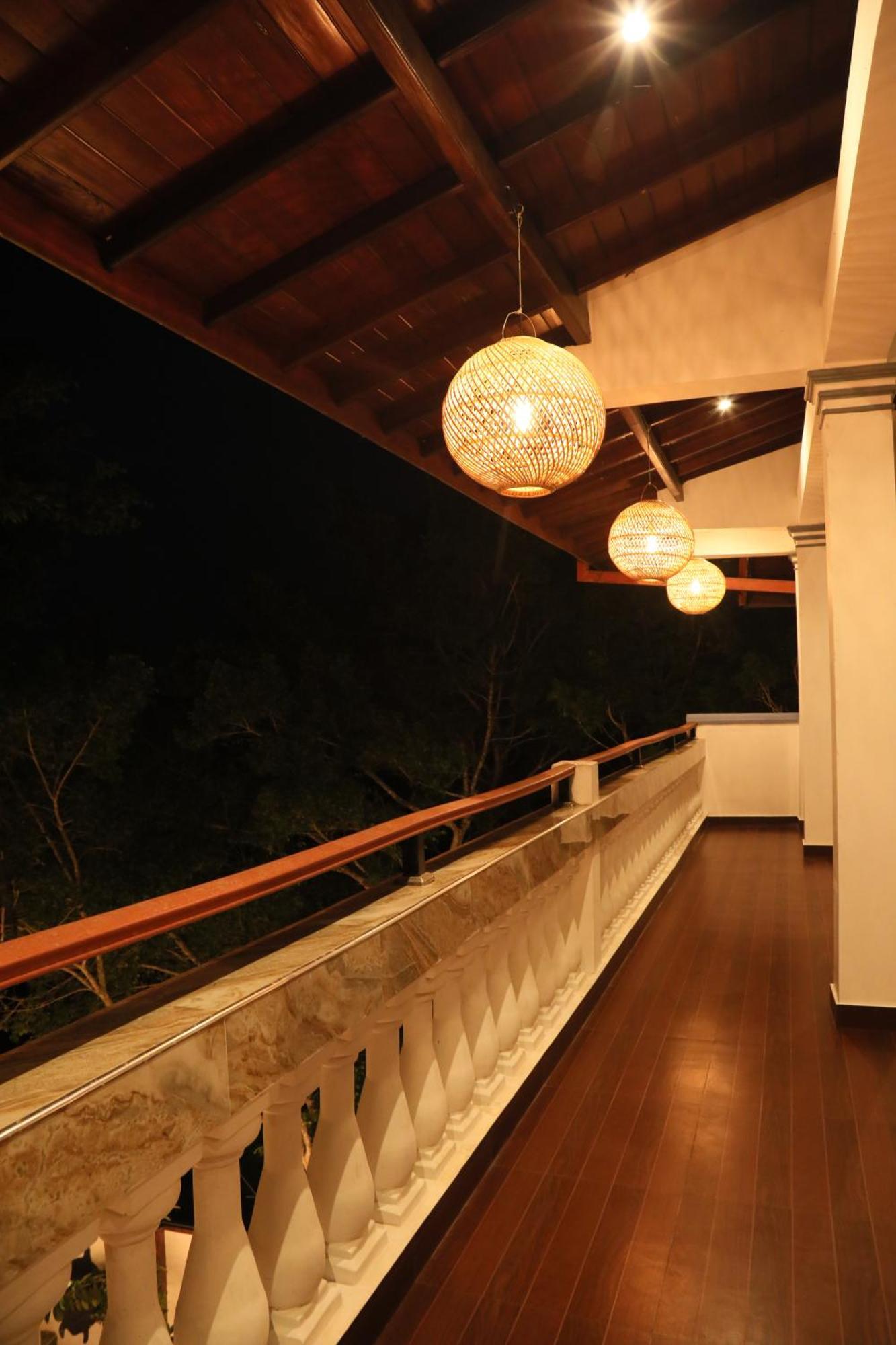 Crystal Wave Holiday Resort Polhena 马特勒 外观 照片