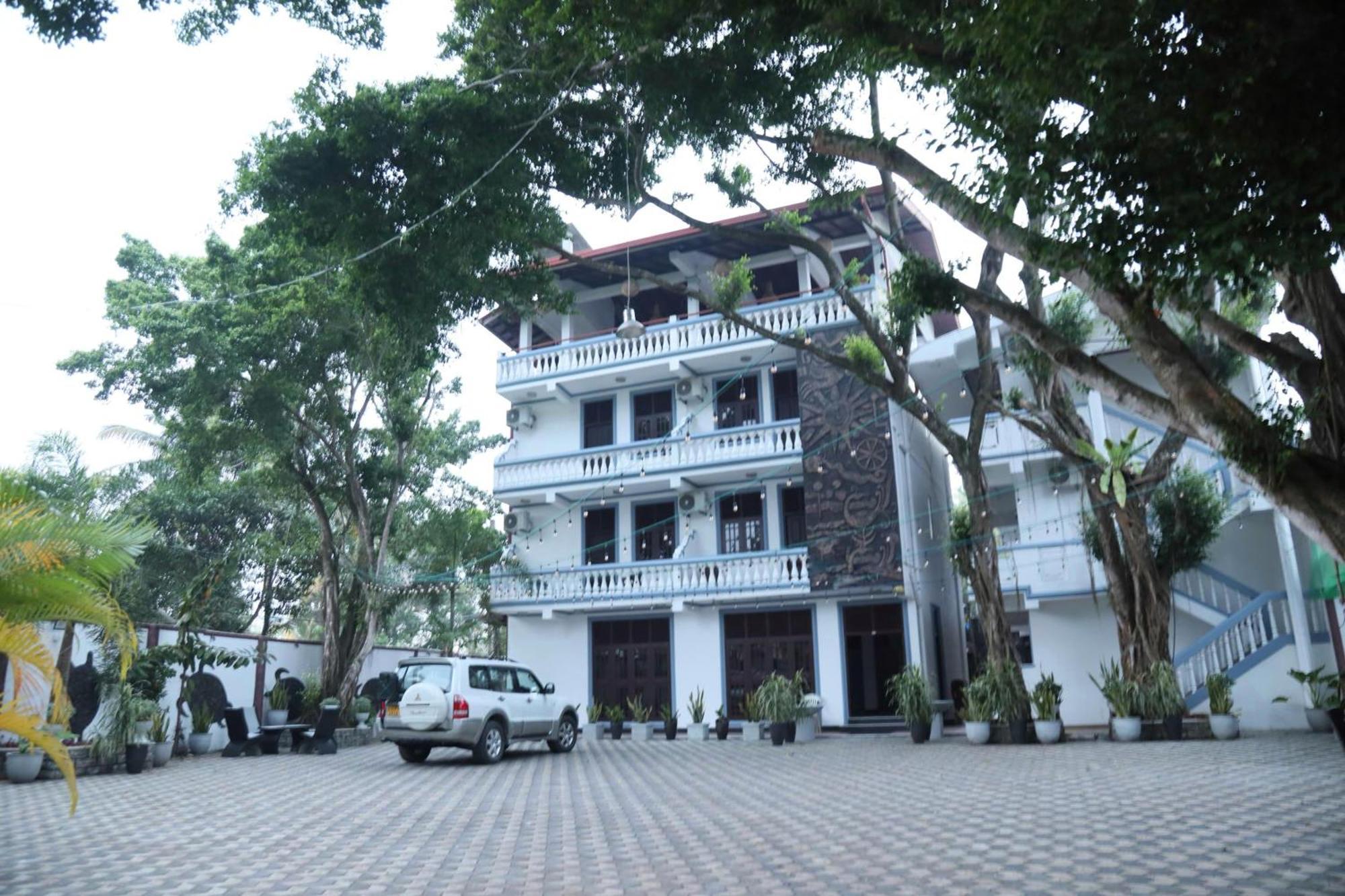 Crystal Wave Holiday Resort Polhena 马特勒 外观 照片